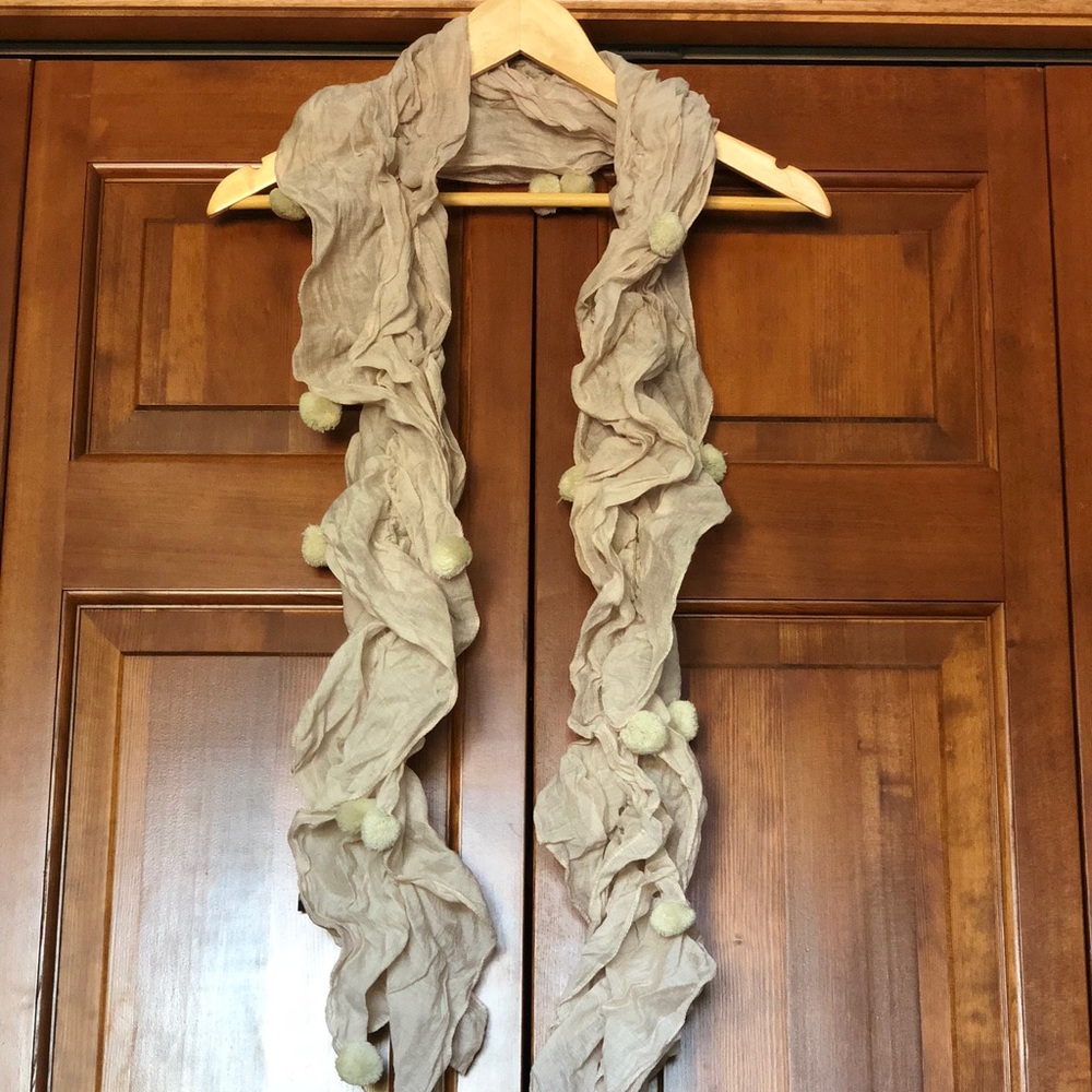 Amore&Fede Tan/blush pompom scarf